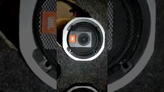 JBL T205 смотреть онлайн