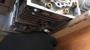 Замена масла в редукторе NMRV063