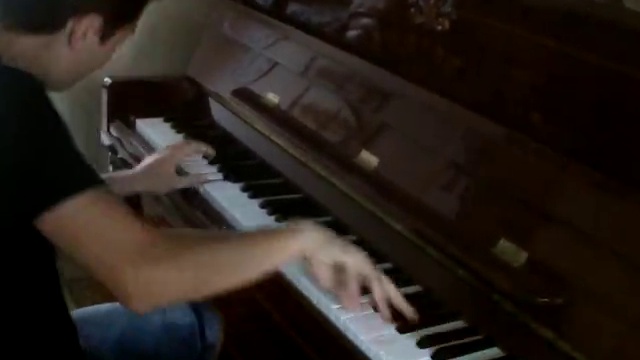 My baby Elvis Presley version видео Raffi Arto. смотреть онлайн