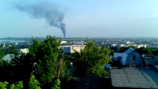 Саратов. Пожар в районе крекинга. смотреть онлайн