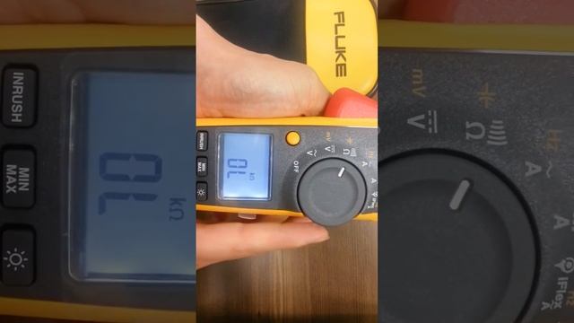 FLUKE 375 True RMS AC/DC Clamp Meter смотреть онлайн
