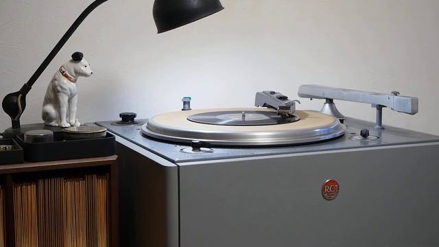 Roll Along Prairie Moon / Henry Allen and his Orchestra смотреть онлайн