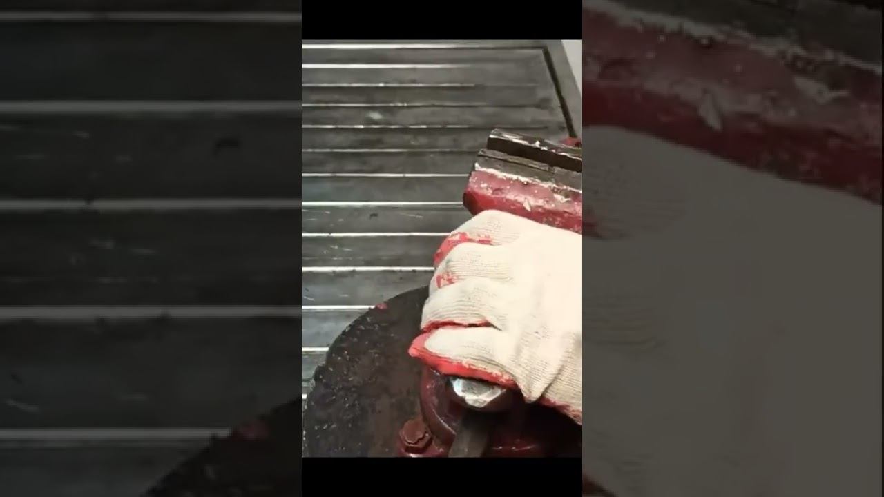 The secret of the common bolt nut смотреть онлайн