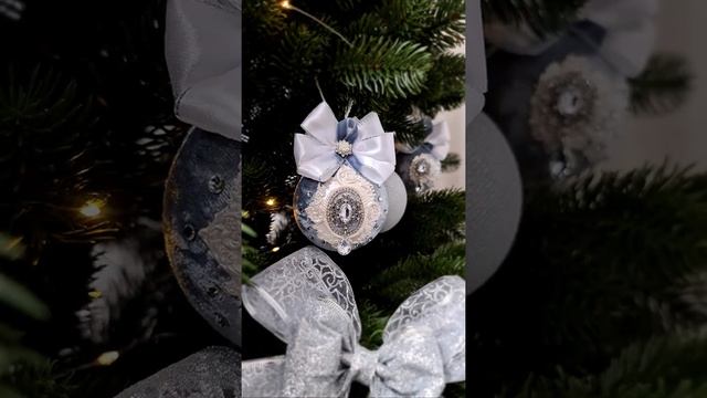 Новогодняя ёлочка 2021 в белых тонах. смотреть онлайн