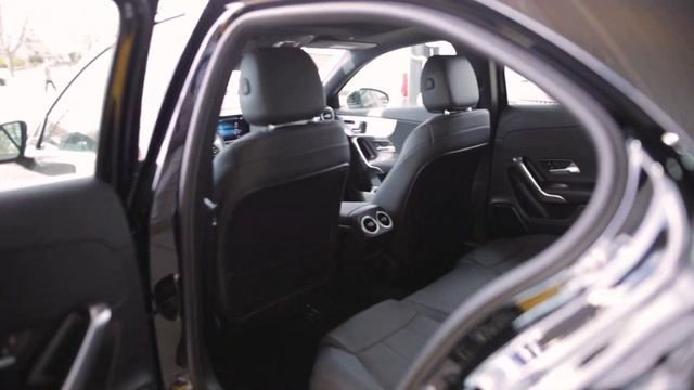 Special Offer for 2021 A 220 4MATIC® смотреть онлайн