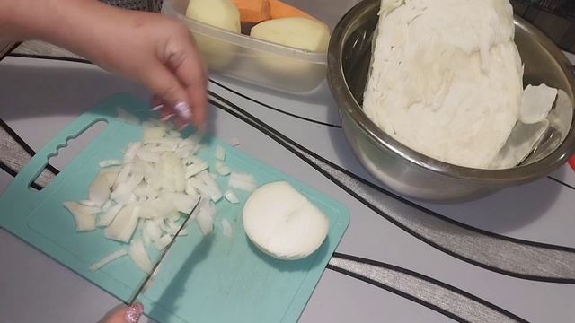 БОРЩ С ФРИКАДЕЛЬКАМИ!!! НЕОБЫЧНЫЙ,ВКУСНЫЙ БОРЩ! ГОТОВИТЬСЯ БЫСТРО ? смотреть онлайн