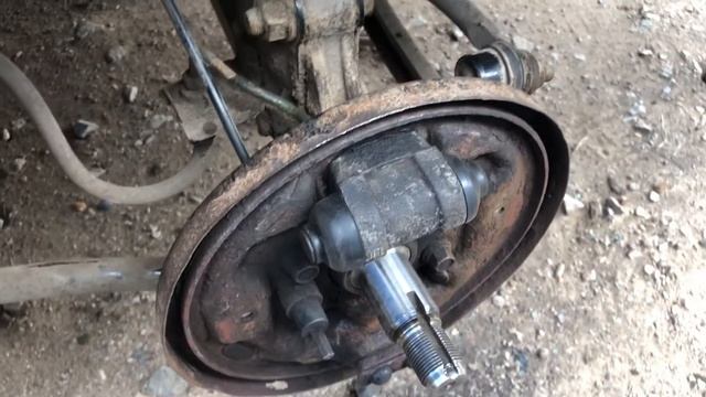 Заклинил трос ручника с колесом Hyundai Accent смотреть онлайн
