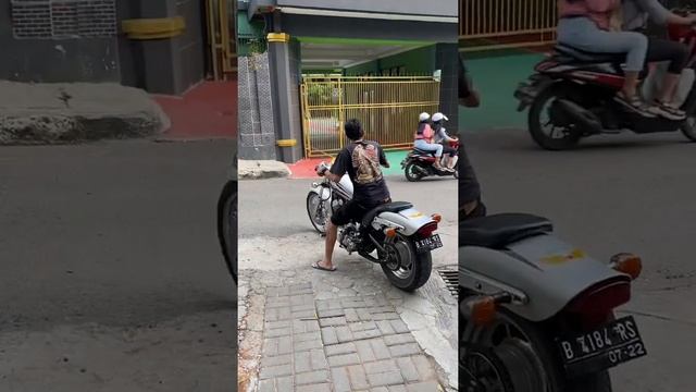 Honda Shadow 400 смотреть онлайн