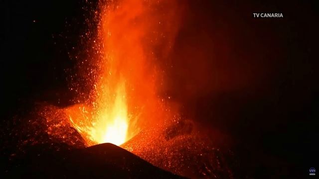 Катаклизмы сегодня. Вулкан на Канарах : извержение, эвакуация. Канарские острова и Ла Пальма сегодн смотреть онлайн