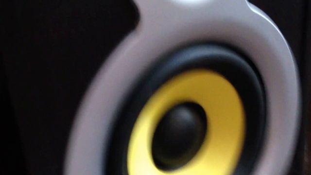 Microlab PRO-1 playing DJ Leo смотреть онлайн