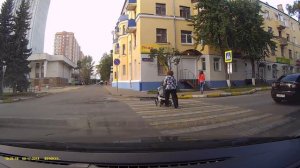 Байкер сбивает детей (г.Воскресенск)