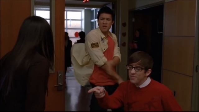 Glee - P.Y.T (Pretty Young Thing) (Full performance + scene) 2x12 смотреть онлайн