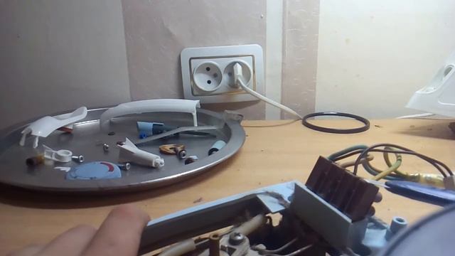 Разбираем утюг! (Третья серия) смотреть онлайн