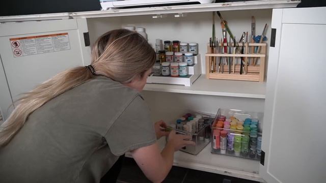 Trying Professional Organizer HACKS In My NEW Art Studio!! | MAKEOVER смотреть онлайн