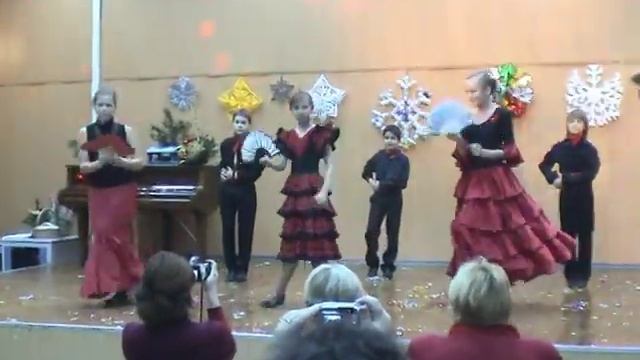 Танец Фламенко (новый год в школе) смотреть онлайн