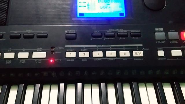 como poner pad en yamaha PSR-E433 смотреть онлайн