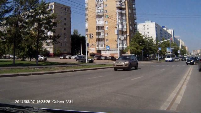 Дорожное движение в Уфе The road situation of Ufa Russia 53 07 08 2014 смотреть онлайн