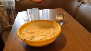 Идеальное пельменное тесто на кипятке для мантов, пельменей или вареников.