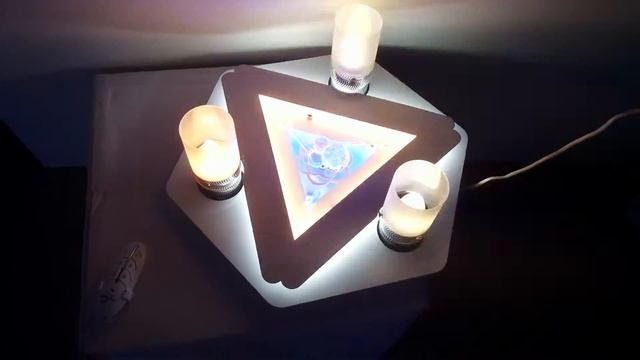 Люстра 3 лампы с неоновой подсветкой!!!