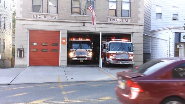 Kearny Fire Department Squad 2 Tower 2 responding 8-19-14 смотреть онлайн