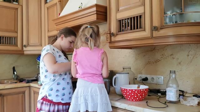 Что готовит и чем питается многодетная семья... смотреть онлайн