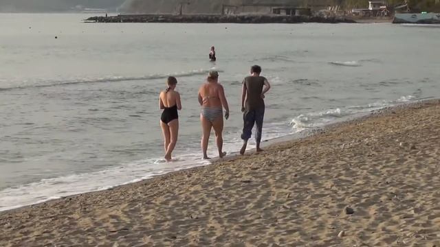 Море в конце октября. Конец купального сезона. смотреть онлайн