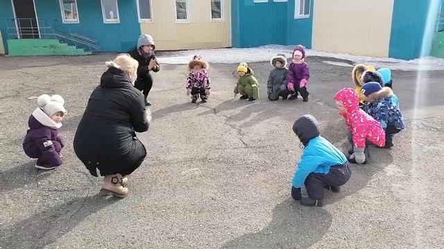 Игра малой подвижности на прогулке смотреть онлайн