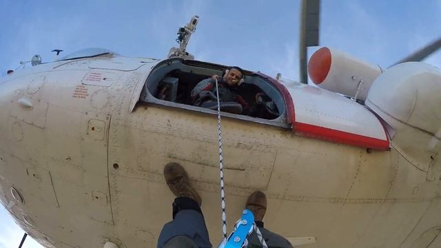 «КРЫМ-СПАС» продолжает принимать участие в учебных тренировках по беспарашютному десантированию смотреть онлайн