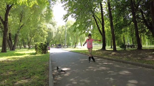 Простые движения на роликах, для начинающих. #roller смотреть онлайн