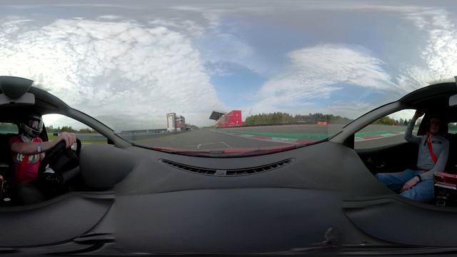 Renault Clio RS on Moscow Raceway смотреть онлайн