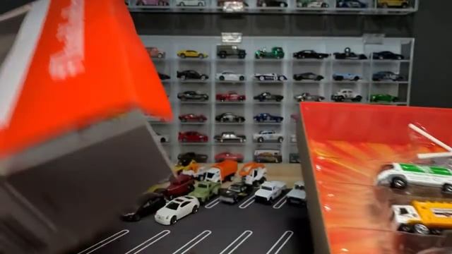 Lamley Live: Opening the Matchbox Thank You Heroes Set & a bunch of multipacks смотреть онлайн