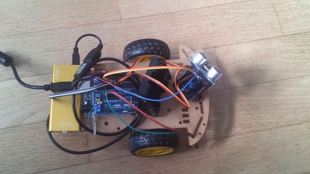 Простий мобільний робот на основі Arduino, Python, pyFirmata та scikit-learn смотреть онлайн
