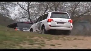 Toyota Land Cruiser 200 или Nissan Patrol