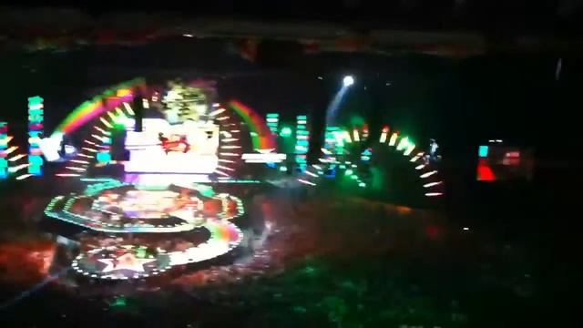 Супердискотэка 90-х! Москва! смотреть онлайн