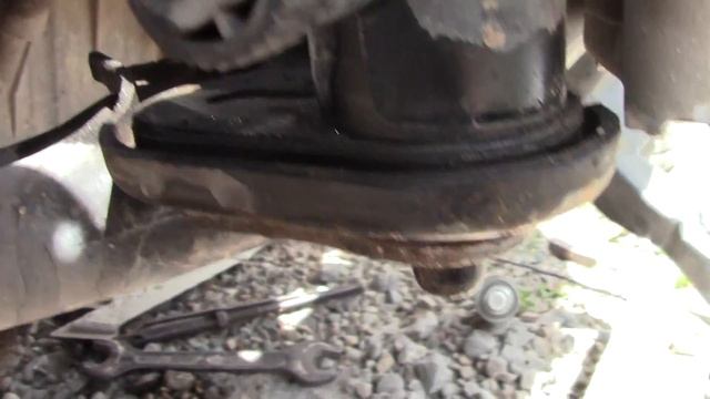 Снимаю радиатор с нижних подушек смотреть онлайн