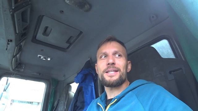 Встрял в огромную пробку на самосвале: вожу песок, щебень на Елагин остров. смотреть онлайн