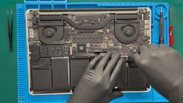 Wymiana Baterii MacBook Pro 15