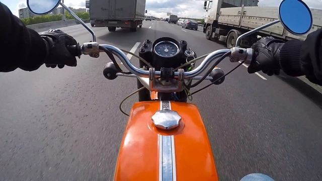 На ЧЕЗЕТ 350 по МОСКВЕ. Старичок дает жару. РЕДКИЙ экземпляр. CZ 350 модель 472.3 смотреть онлайн