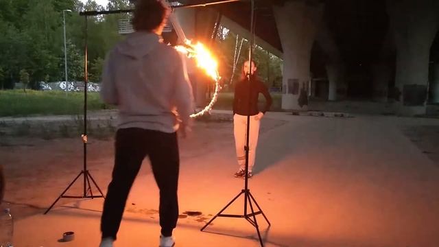 Я сделал кольцевой свет из огня смотреть онлайн