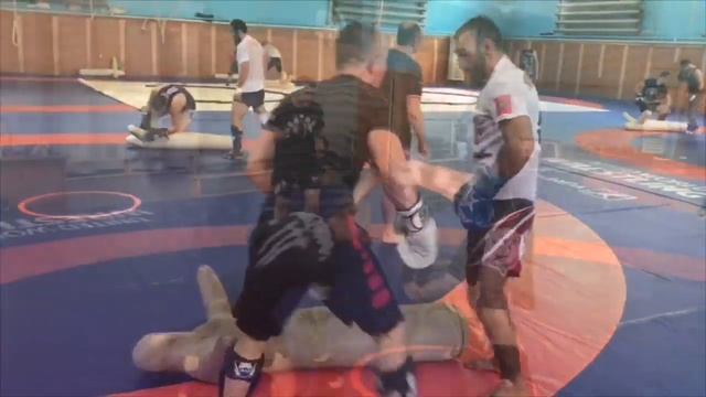 Геннадий Капшай. Тренировка по ударной технике MMA г.Алушта (часть 1) смотреть онлайн