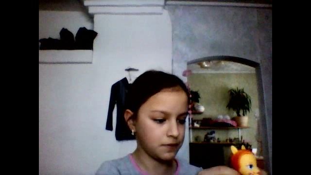 Как сделать ПРОСТУЮ И РАСИВУЮ причёску для куклы. смотреть онлайн