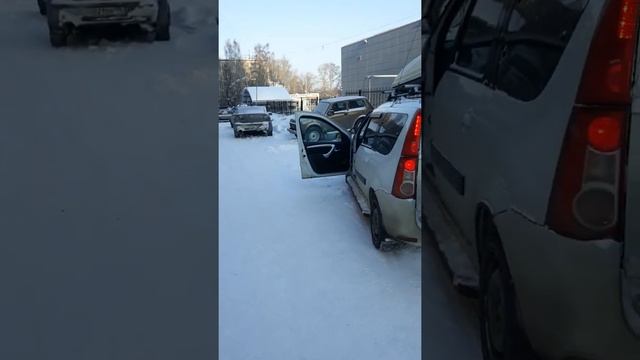 Замена штатных динамиков в Lada Largus на Dl gryphon pro 130 смотреть онлайн