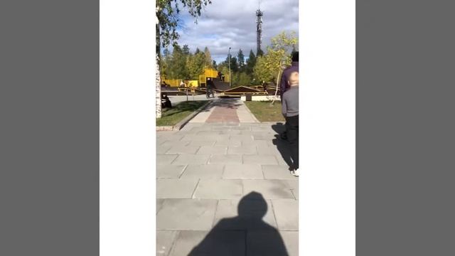 Детский парк?Осень???Прогулка??❤️Катаются на самокатах???? смотреть онлайн