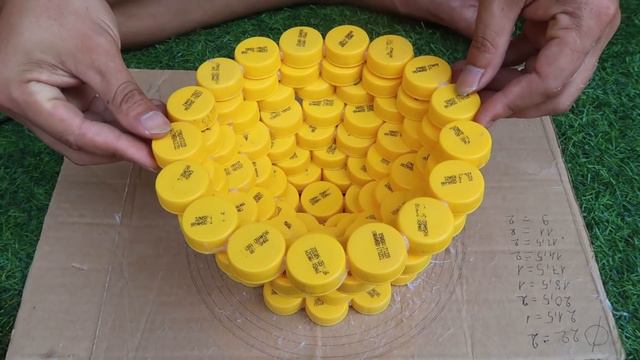 Reuse plastic bottle caps to make decorative balcony planters смотреть онлайн