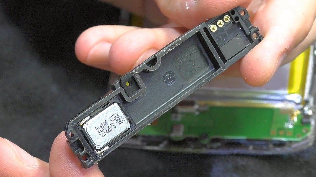 ЭЛЕМЕНТАРНОЕ. Хрипит динамик звонка / Замена динамика. Смартфон Philips W8510 смотреть онлайн