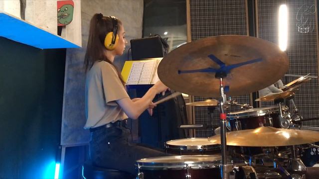 Scorpions - Wind Of Change (drum cover by Анна Черникова) смотреть онлайн