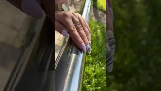 Маникюр в салоне Бриллианс смотреть онлайн