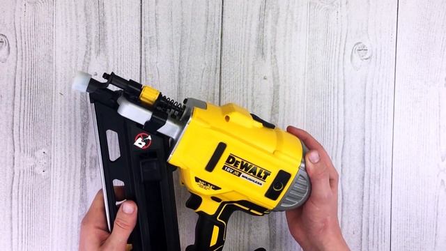 Быстрый обзор гвоздезабивного пистолета DEWALT DCN692N смотреть онлайн