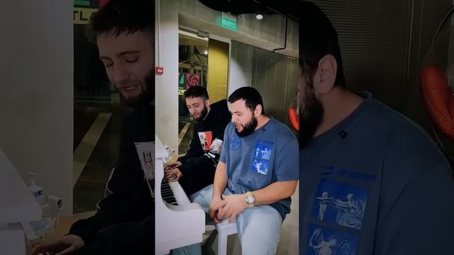 Navai - эгоист ( в живую на пианино ? ) смотреть онлайн