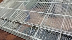 Монтаж навеса из профилированного монолитного поликарбоната .